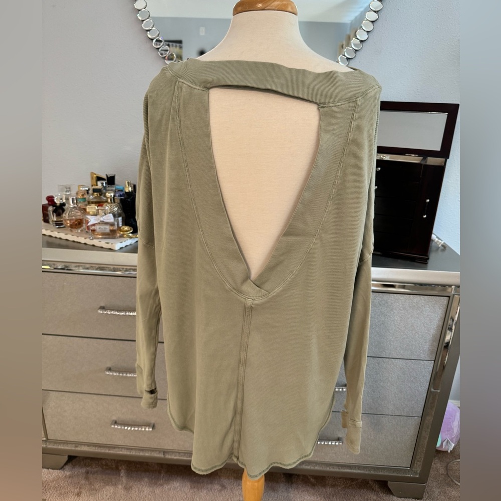 Fp Movement Simply Layer Open Back Top Size Small - image 8